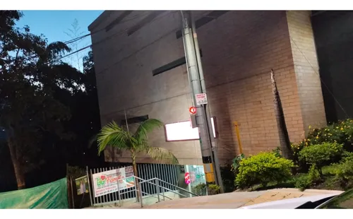 Venta De Local En Primer Piso De Edificio Sector Chingüí