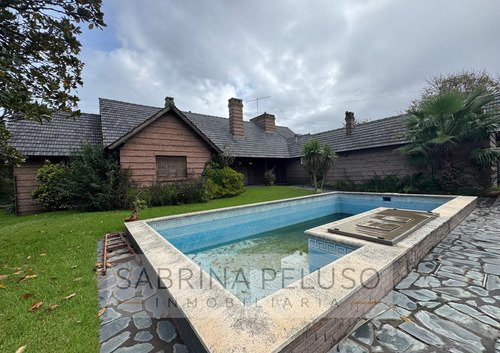 Venta Casa 7 Ambientes Moreno Centro