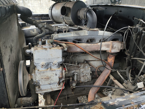 Caminhão Ford F11000, Cabine Dupla, Equipado Com Munck 3.5t