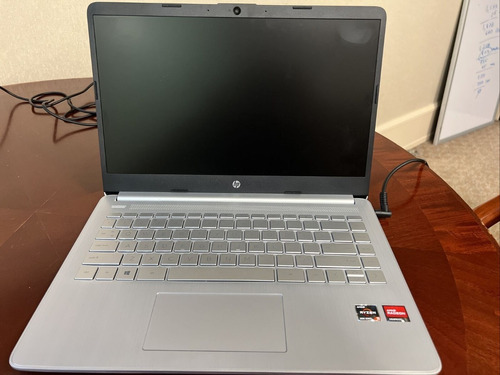 Laptop Hp  Ryzen 5 5500u, 8gb, Ssd 256gb De 14puLG