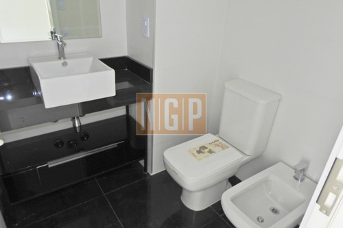 Lindisimo Edificio Con Todos Los Servicios Un Verdadero Regalo !!!! -ref:12318
