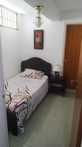 Imagen 10 de 14 de Hermoso Townhouse Totalmente Remodelado De Oportunidad
