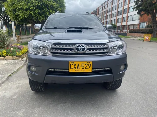 Toyota Fortuner 3.0 Sr5