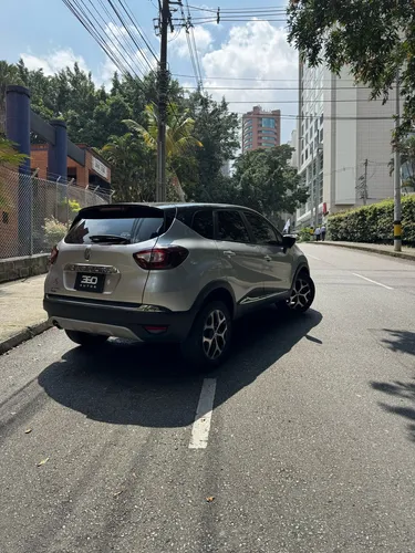 Renault Captur 2.0 Intens Automática