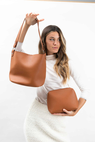 Set De Cartera Mediana Con Bolsito La Chapelle Caramelo Lisa Oro Caramelo