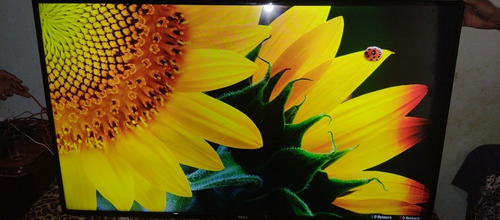 Imagem 2 de 3 de Vendo Smart Tv 55 Polegadas 4k Leia O Anúncio