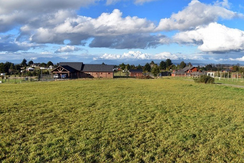 Imagen 1 de 14 de Preciosa Parcela En Llanquihue Con Vistas Al Lago Y Volcanes