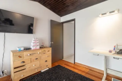 Casa En Venta En Malibu. Cod V14757