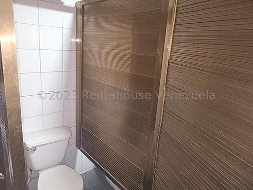 Edificio En Alquiler 24-6186 En San Martin
