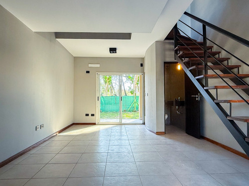 Dúplex Apto Crédito Pilar Con Jardín Propio Condominio Petrel Village