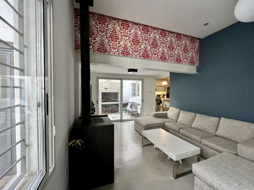 Venta De Casa De 4 Dormitorios En Punta Carretas. 2gjes