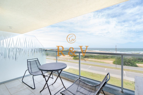 Imagen 17 de 28 de Apartamento De Tres Dormitorios En Suite En Alquiler Con Vista El Mar En Primera Lãnea Playa Brava