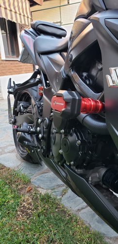 Suzuki Gsx S 750