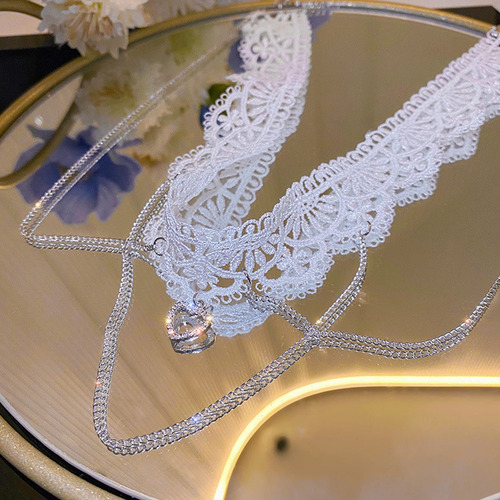 Gargantilla Gótica De Encaje Blanco Con Corazón Y Perlas