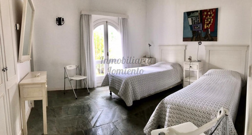 Venta Casa 4 Dormitorios Y Servicio Barrio Lugano - Ref: 1005