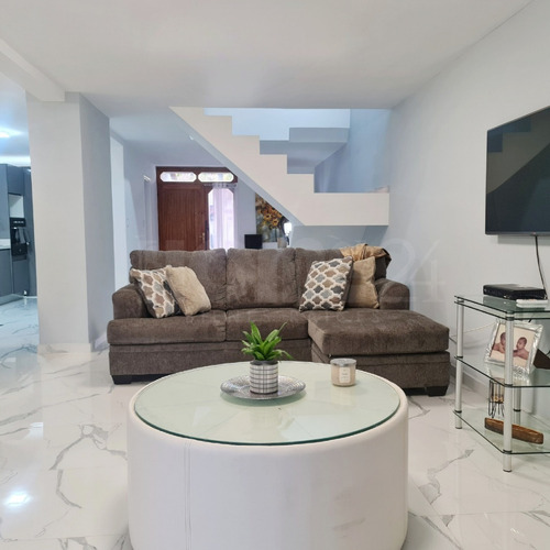 Imagen 7 de 11 de Moderno Townhouse Puerto Príncipe Lecheria