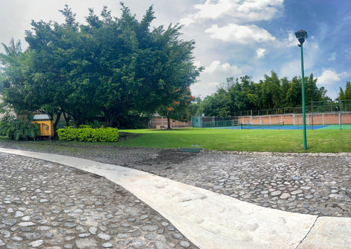 Terreno En Fraccionamiento Con Seguridad En Jiutepec