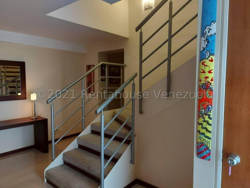 Imagen 5 de 30 de En Exclusivo Conjunto Muy Cerca De Farmatodo El Hatillo, Con Bellas Áreas Sociales, Jardín Privado, Hermosos Towhouse