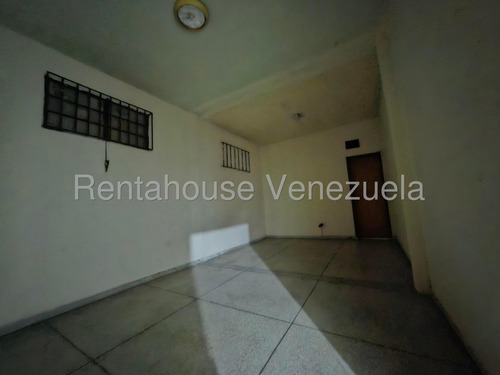 Edificio En Venta En Av Miranda Maracay Excelente Ubicacion 3 Niveles Deposito Areas Oficinas Ascensor De Carga Y Mas Alto Trafico Estef 25-12253