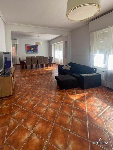 Chalet En Venta En Barrio Inglés - Hurlingham