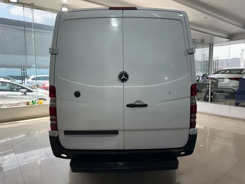 Mercedes-Benz Sprinter Cargo van larga