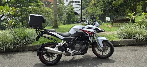 Vendo Moto Benelli Trk251 Color Blanca Modelo 2022