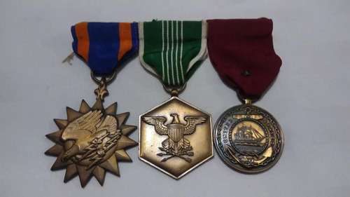 Barra De Medallas De 3 Piezas Americana. Original.