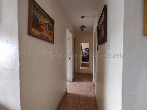 Imagen 10 de 11 de Apartamento Práctico En Urbanización Las Delicias Entrando A Santa Rita Mfc 22-25704