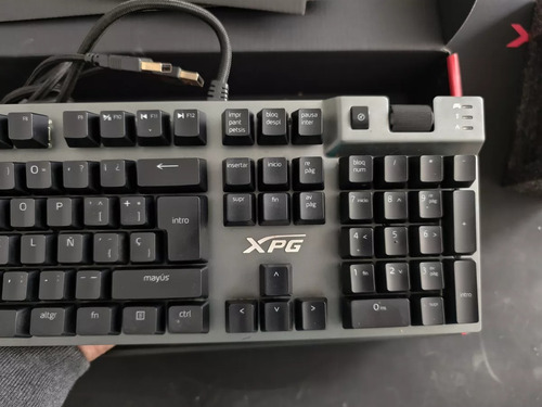 Teclado Gamer Xpg Summoner Rgb Cherry Mx Blue -español Latam Gris Español Latinoamérica (Usado)