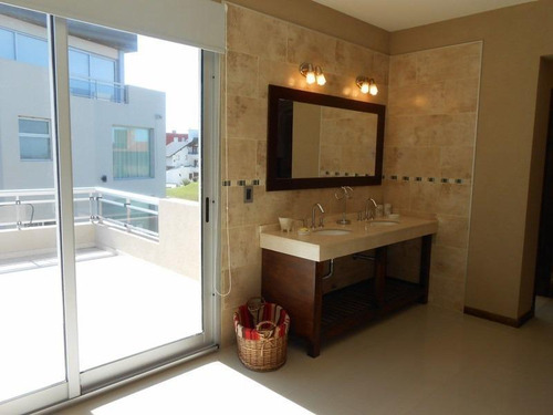 Casa De 4 Ambientes Con Piscina In-out Pinamar