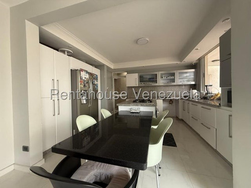 Aslibel Meléndez Vende Amplia Casa Al Este De Barquisimeto.