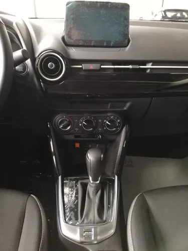 Mazda 2 Touring At Sedan/yr