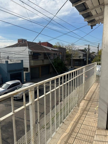 Departamento De Amplias Dimenciones Cercano Al Centro!! Fernando De Toro 730 1° B