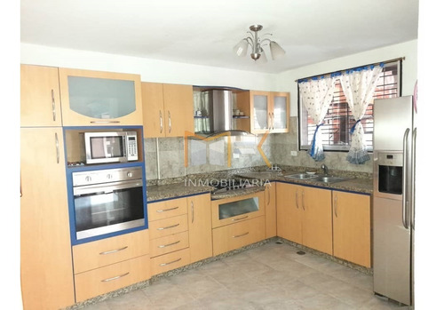 Imagen 18 de 25 de Mk Inmobiliaria Vende Estupenda Casa En El Conjunto Residencial Villa Del Este Guatire / 04126968207