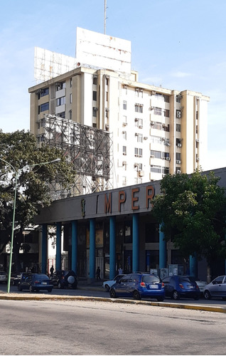 Amplia Oficina En Alquiler, Av Bolivar Norte, Torre Valencia. Nereida Rosales
