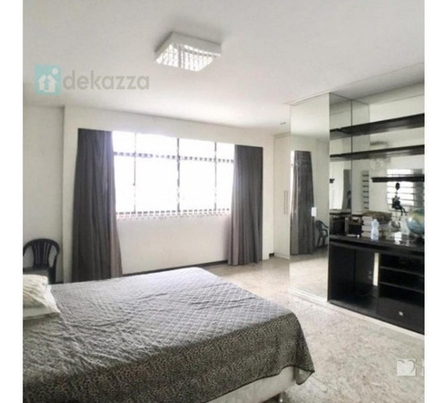 Imagem 1 de 6 de Sobrado Na Umarizal, 458 M², 4/4 Sendo 3 Suítes E 1 Suíte Master. Sua Família Cabe Aqui! - Cas_566