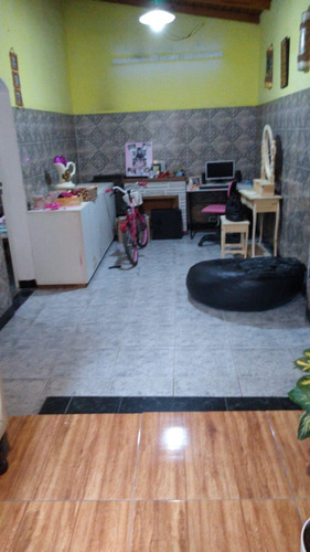 Imagen 14 de 30 de Casa En Venta En Merlo 6 Ambientes 2 Pisos