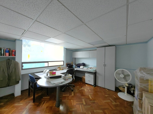 Casa Con Uso De Suelo Para Oficinas En Col. Acacias
