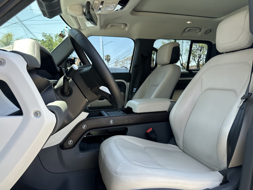 Land Rover Defender 130 First Edition 2023 Blanco
