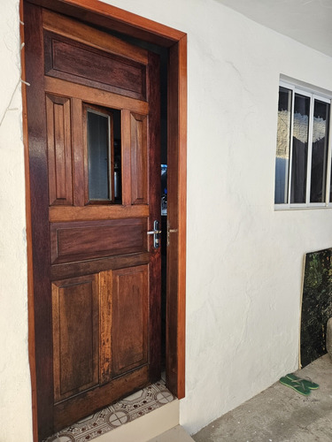 3 Casas No Terreno. Ótima Fonte De Renda Com Aluguéis