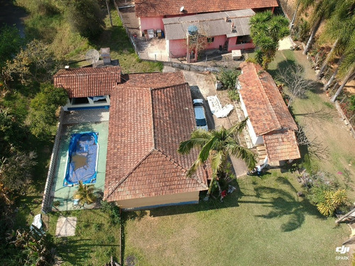 Imagem 3 de 14 de 2.300m², Casa Com 2 Dormitórios, Churrasqueira E Piscina !!