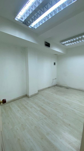 Imagen 11 de 19 de Venta De 12 Locales Comerciales, Sector Barrio Obrero. Adlz
