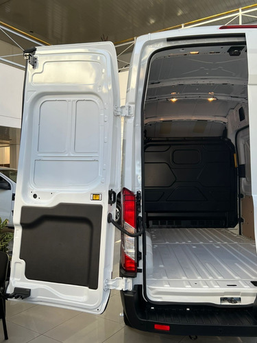 Imagen 9 de 20 de Ford Transit Furgon Medio Techo Elevado