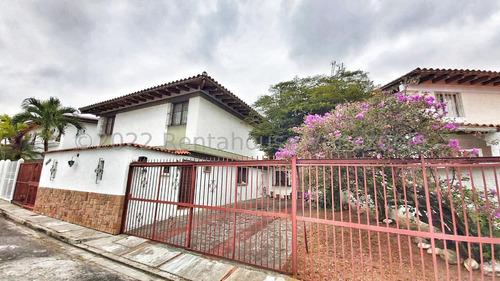 Casa En Venta En Colinas De La California Caracas 24-7244