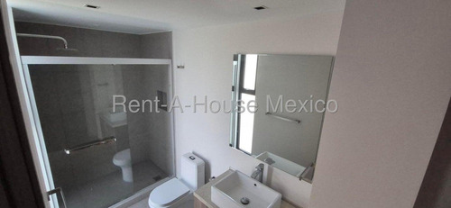 Departamento En Renta En Bosque Real, Huixquilucan Jl 25-3625.