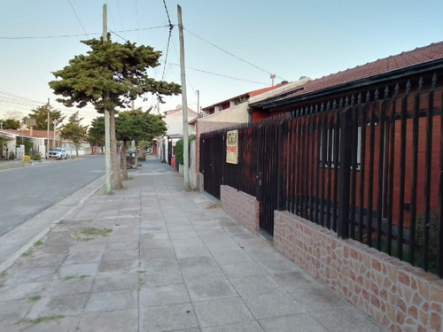 Imagen 4 de 28 de Hermosa Casa En Mar Del Tuyu! Todos Los Servicios!