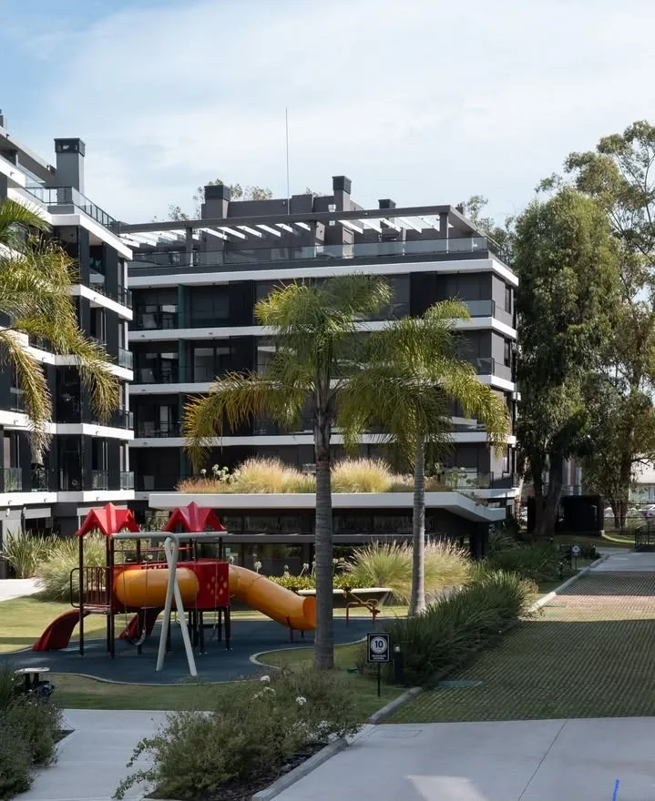 Hermoso Apto Listo Para Entrar. Cocina Definida Empotrado.  Prevision Lavarropa O Lavavajilla. Garage Fijo Y Parrillero Propio. Vista Al Parque Muy Soleado. Calefaccion · Foto 2