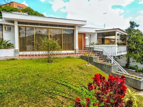 Ss: Vende Casa 24-7195  En Prados Del Este De 358 M2