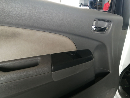 Nissan Urvan 2.5 15 Pas Amplia Aa Mt