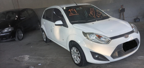 Imagem 6 de 12 de Ford Fiesta 2014 Hatch Se 1.0 Flex Completo - Novo